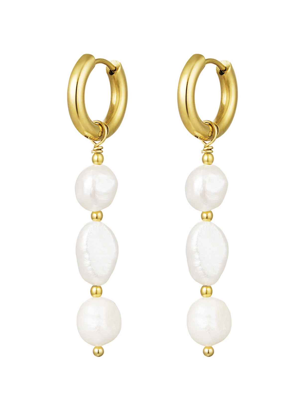 Golden pearl earrings